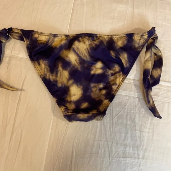 Victoria’s Secret swim side tie bottoms - Picture 2 of 4